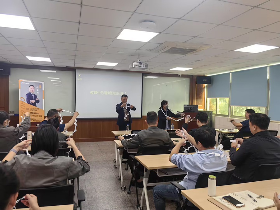 1764693849850552.jpg aedacfd5-0a05-4cee-94f4-2909f1b92f30.jpg